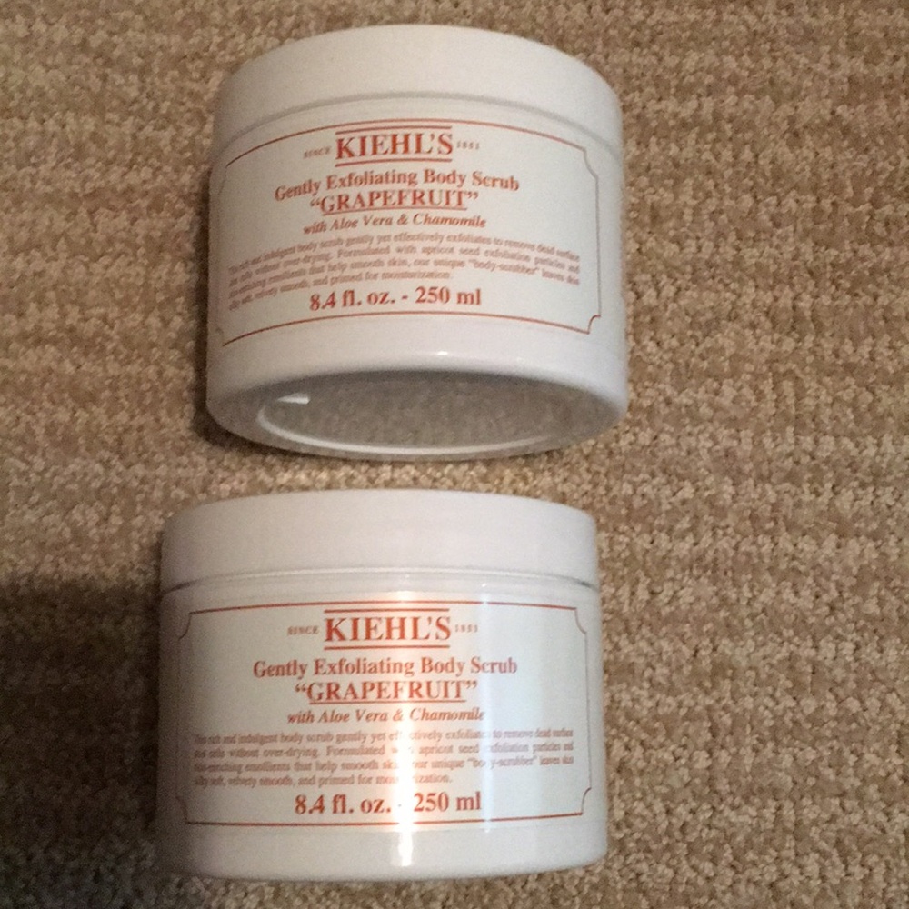 Kiehl’s grapefruit body scrub new in packaging